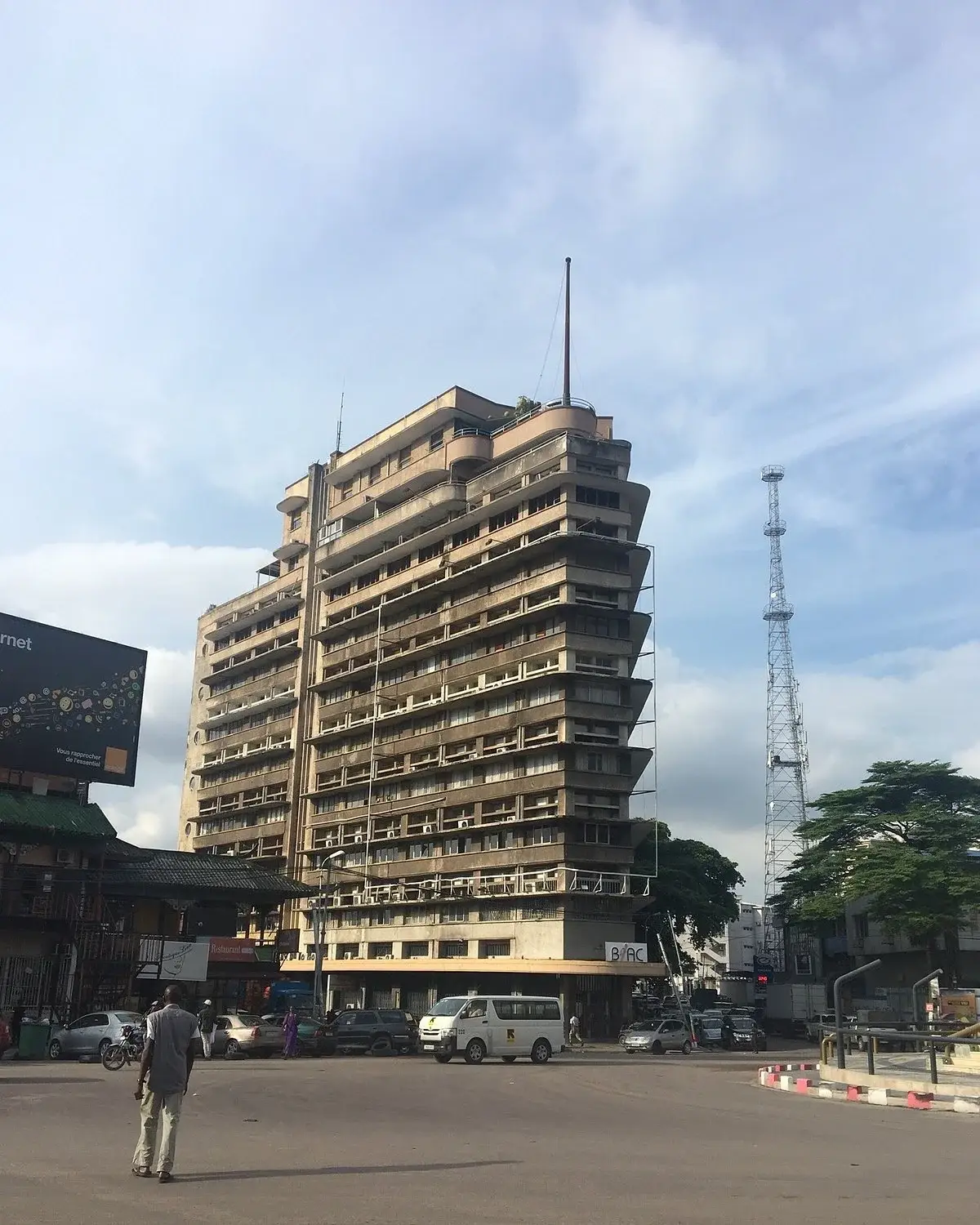 Immeuble Forescom, gratte-ciel du centre-ville de Kinshasa