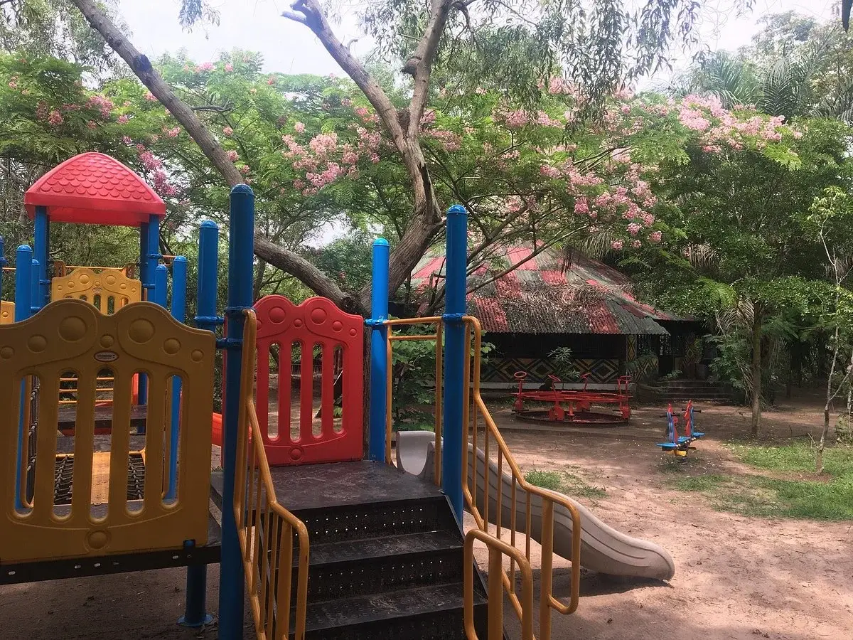 Mbudi Nature, resort en bord du fleuve Congo près de Kinshasa