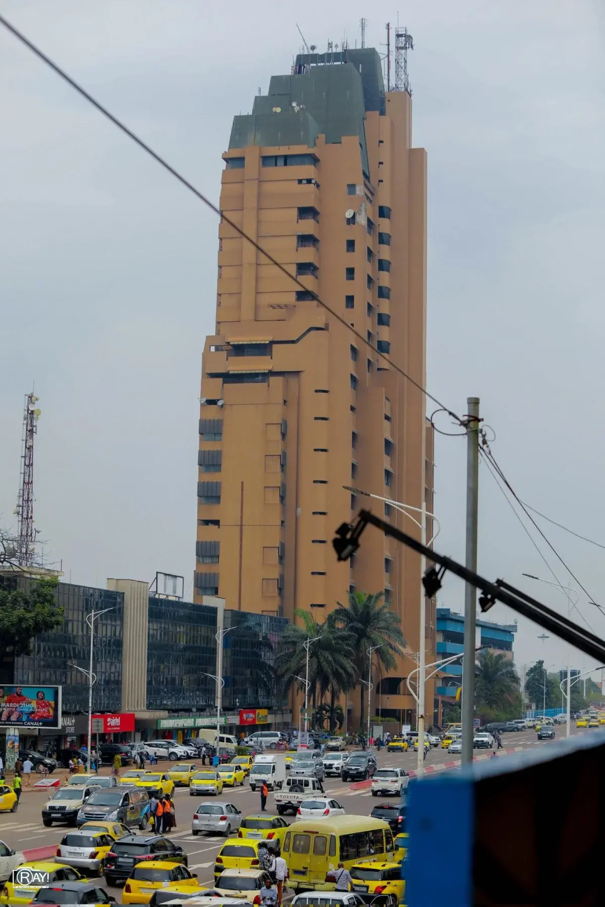 Immeuble Ex-Sozacom, tour iconique du Boulevard du 30 Juin à Kinshasa