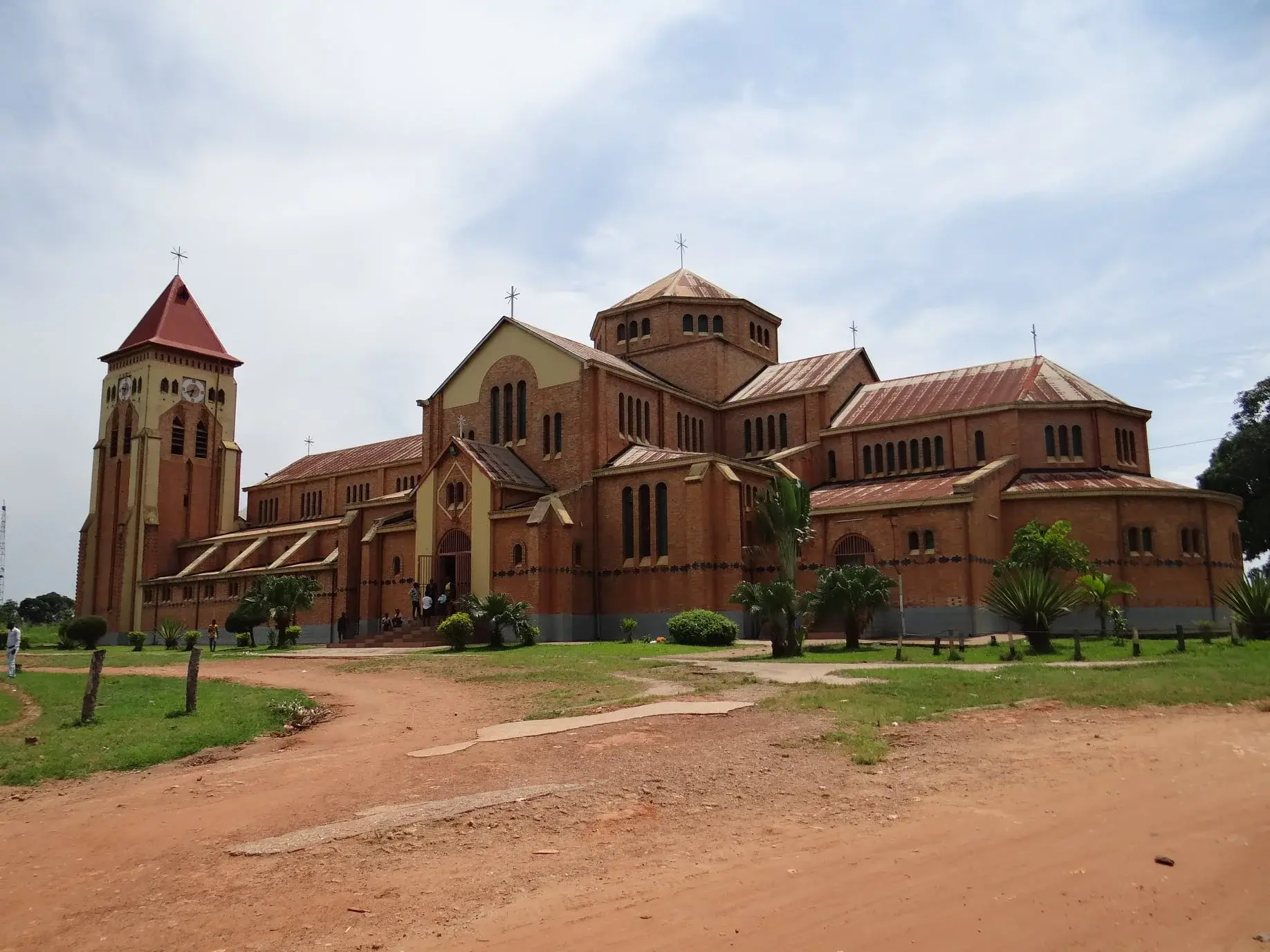 Cathédrale Notre-Dame des Sept Douleurs de Kisantu, RDC