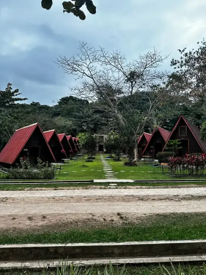 Seli Safari Resort à Zongo, Congo — vue sur les chutes — photo 5